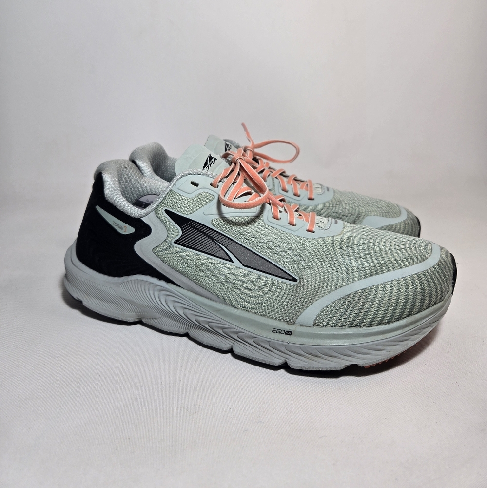 Altra Athletic Shoes Green and Black with Chunky Silhouette